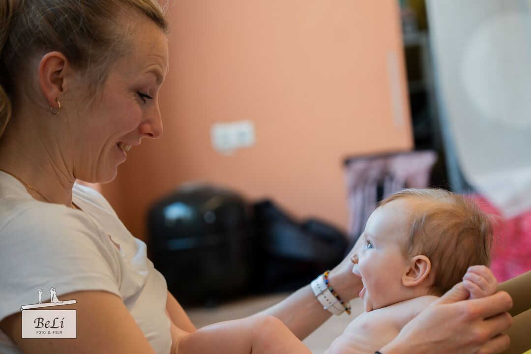 PEKiP_Mama_Baby_3 (1) Mutter und Baby im Babykurs